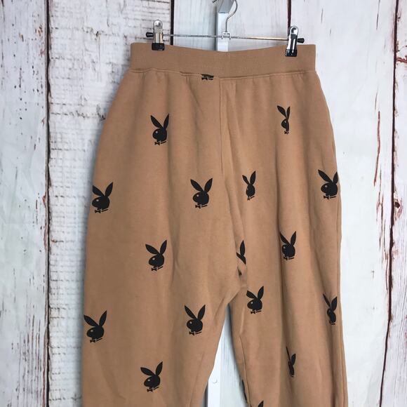 Playboy x Missguided logo print graphic high waisted relax sweatpants - Picture 3 of 10